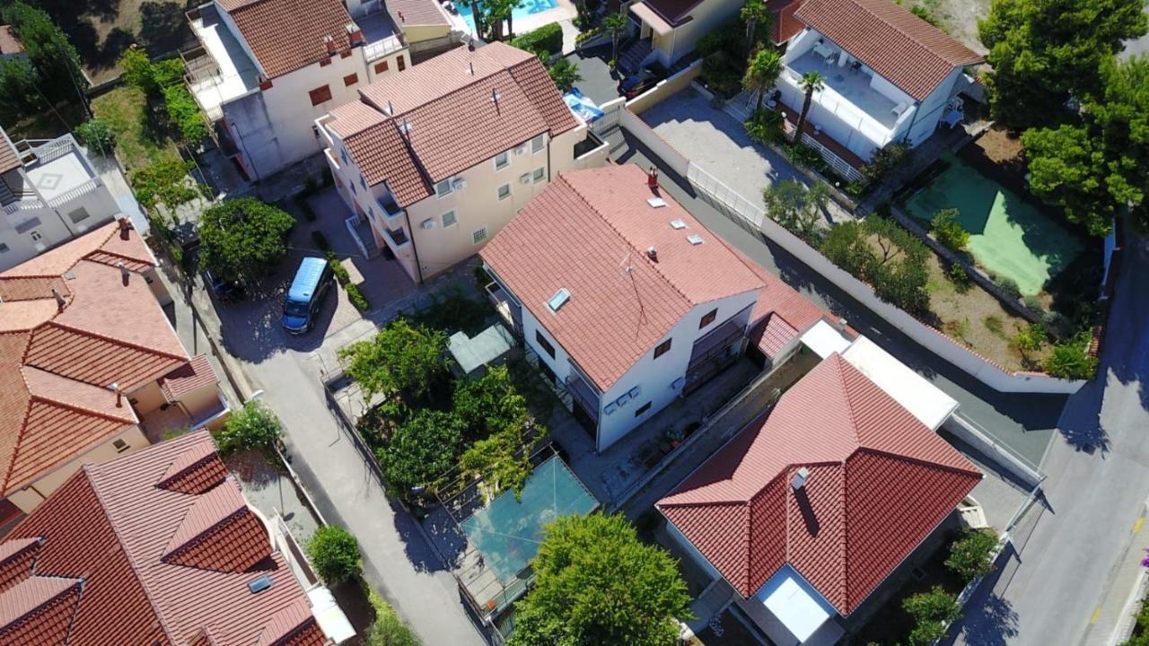 Rooms & Apartments Blue Beach Vodice Buitenkant foto