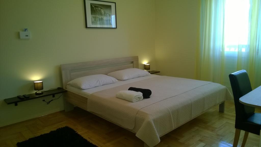 Rooms & Apartments Blue Beach Vodice Kamer foto