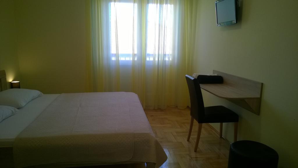 Rooms & Apartments Blue Beach Vodice Kamer foto