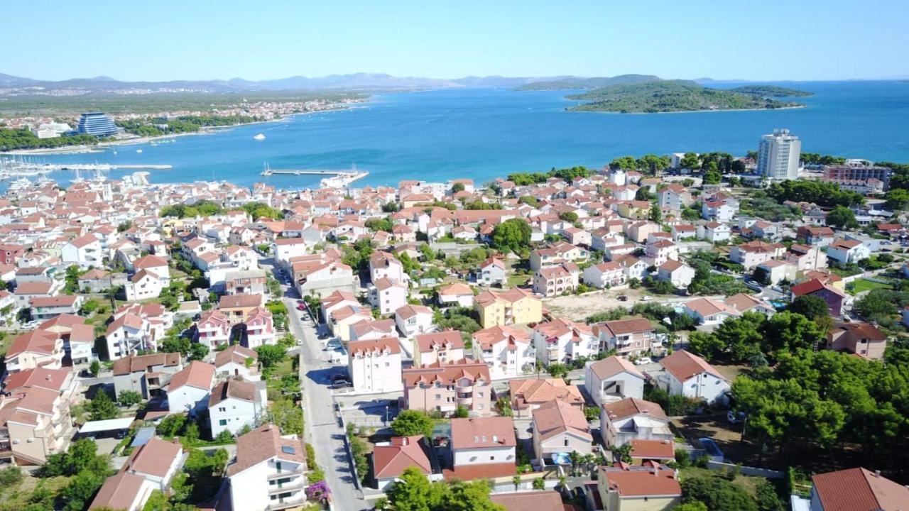 Rooms & Apartments Blue Beach Vodice Buitenkant foto