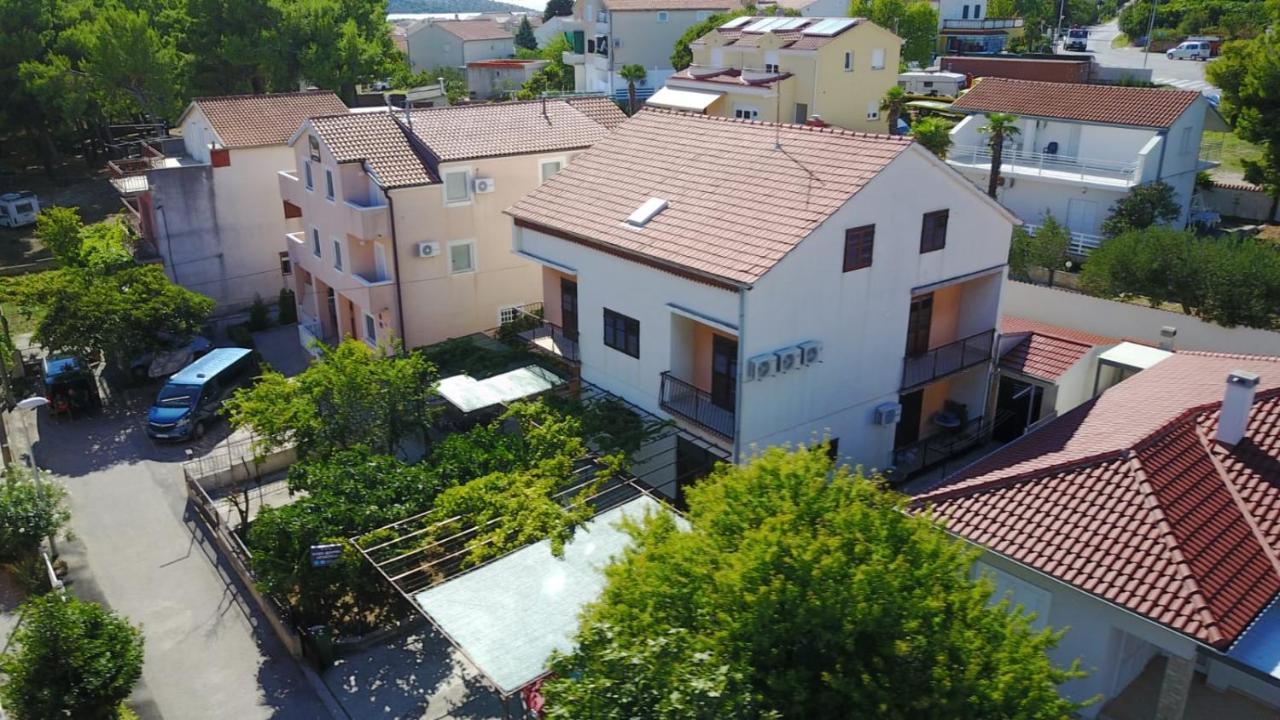 Rooms & Apartments Blue Beach Vodice Buitenkant foto