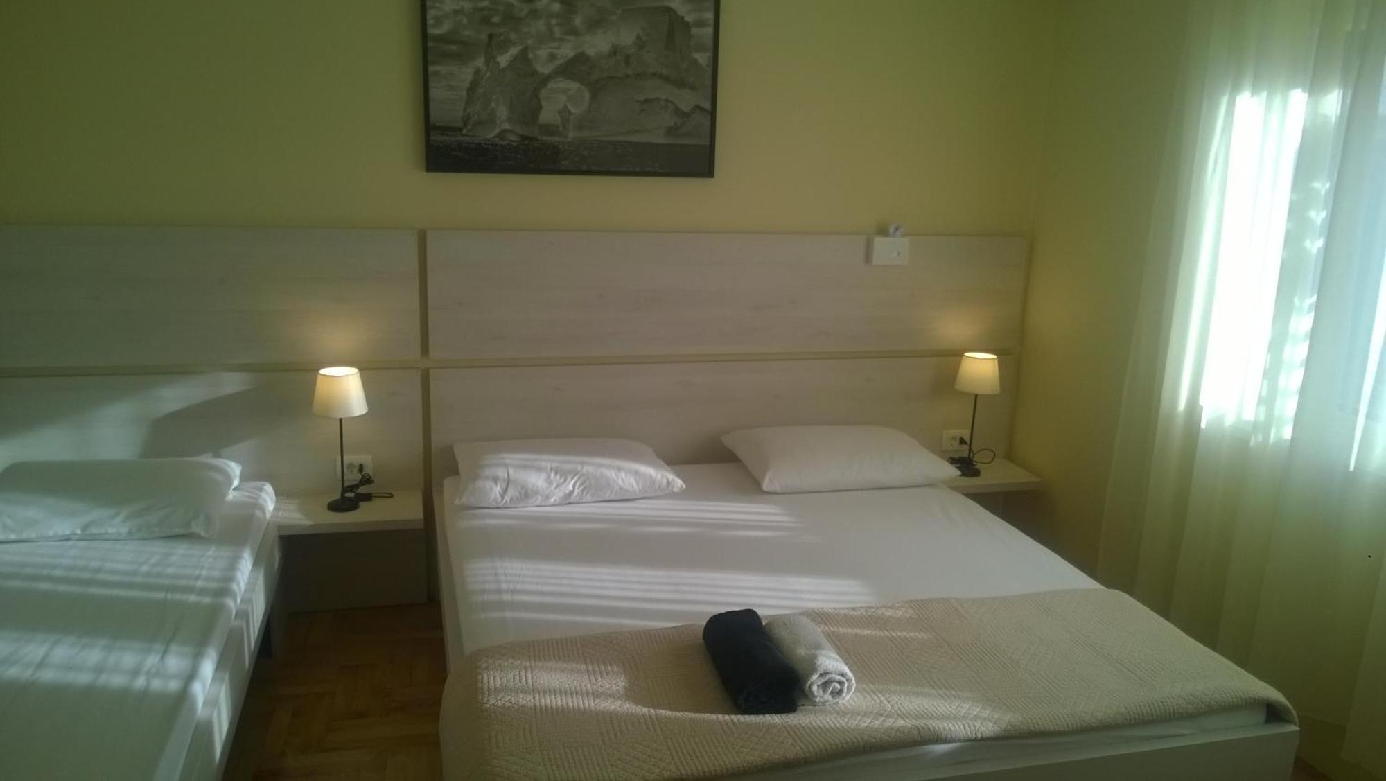 Rooms & Apartments Blue Beach Vodice Kamer foto