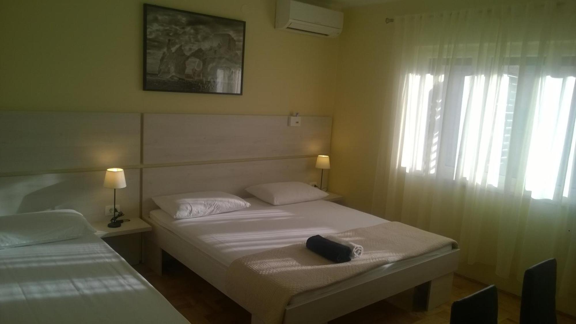 Rooms & Apartments Blue Beach Vodice Kamer foto