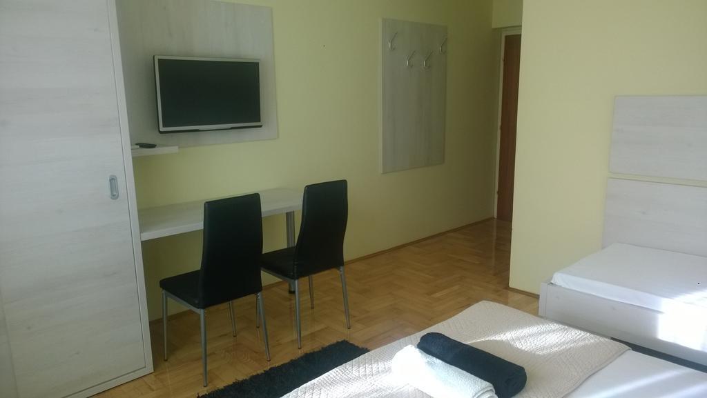 Rooms & Apartments Blue Beach Vodice Kamer foto